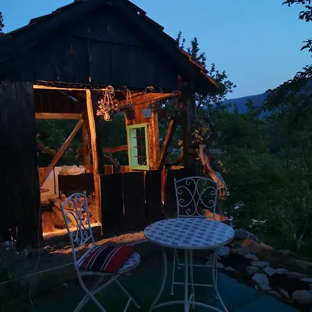 公寓 House In The Middle Of A Quiet Bosnian Village