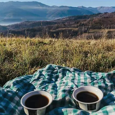House In The Middle Of A Quiet Bosnian Village 公寓 *