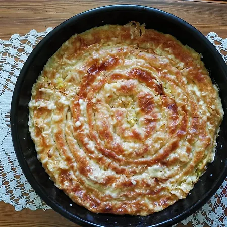 House In The Middle Of A Quiet Bosnian Village * 福伊尼察