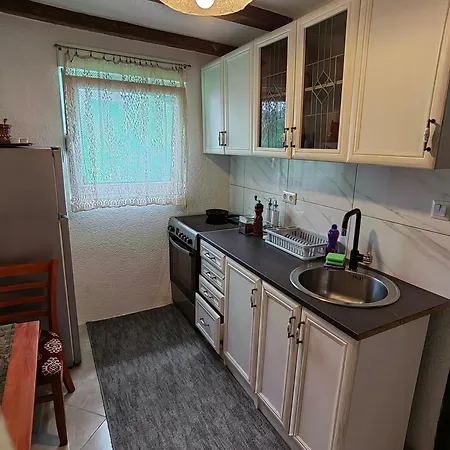 House In The Middle Of A Quiet Bosnian Village 公寓 福伊尼察