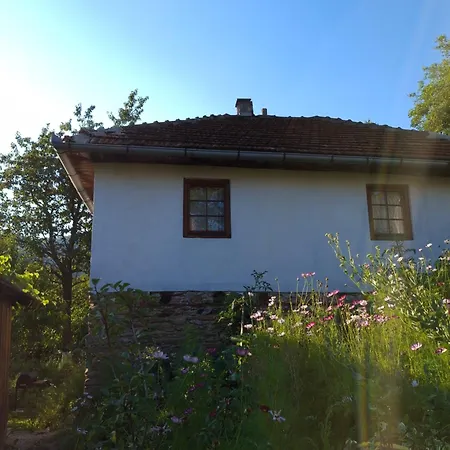 House In The Middle Of A Quiet Bosnian Village 公寓